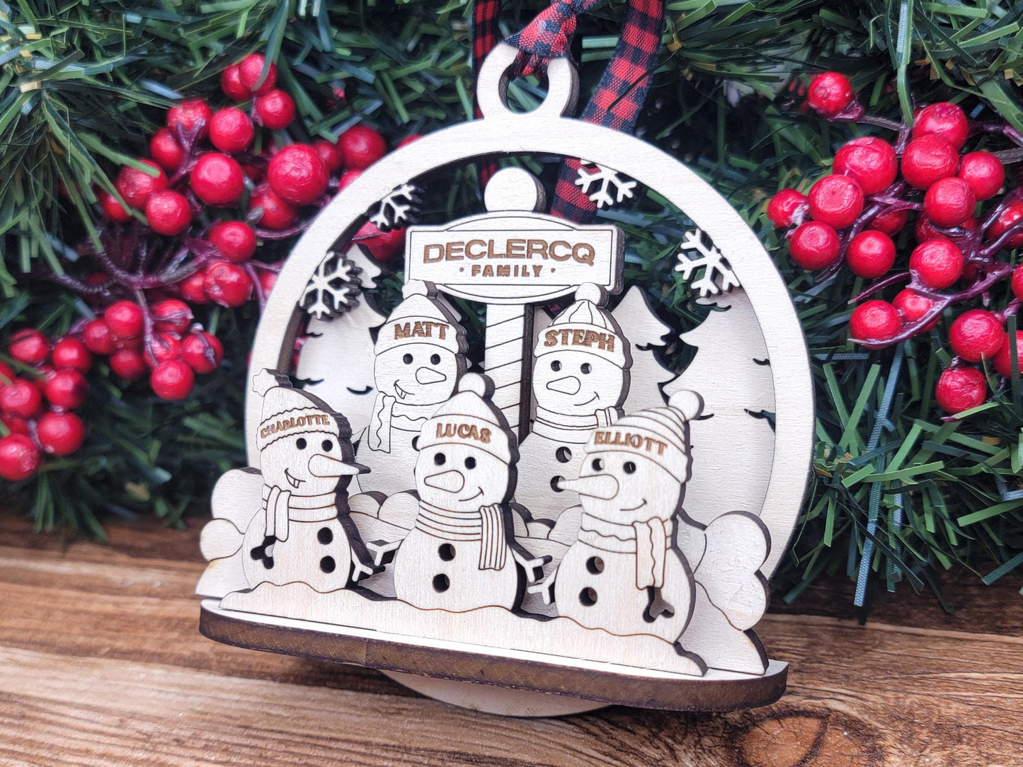 Personalized 3D Family Snowman Ornament – Handmade Wooden Engraved Keepsake, Gift-Boxed