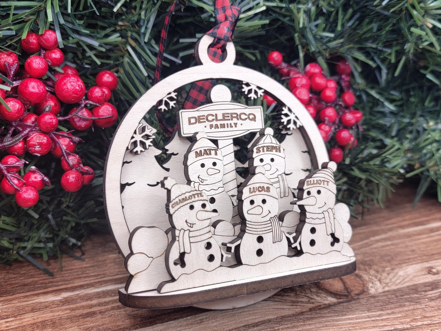 Personalized 3D Family Snowman Ornament – Handmade Wooden Engraved Keepsake, Gift-Boxed