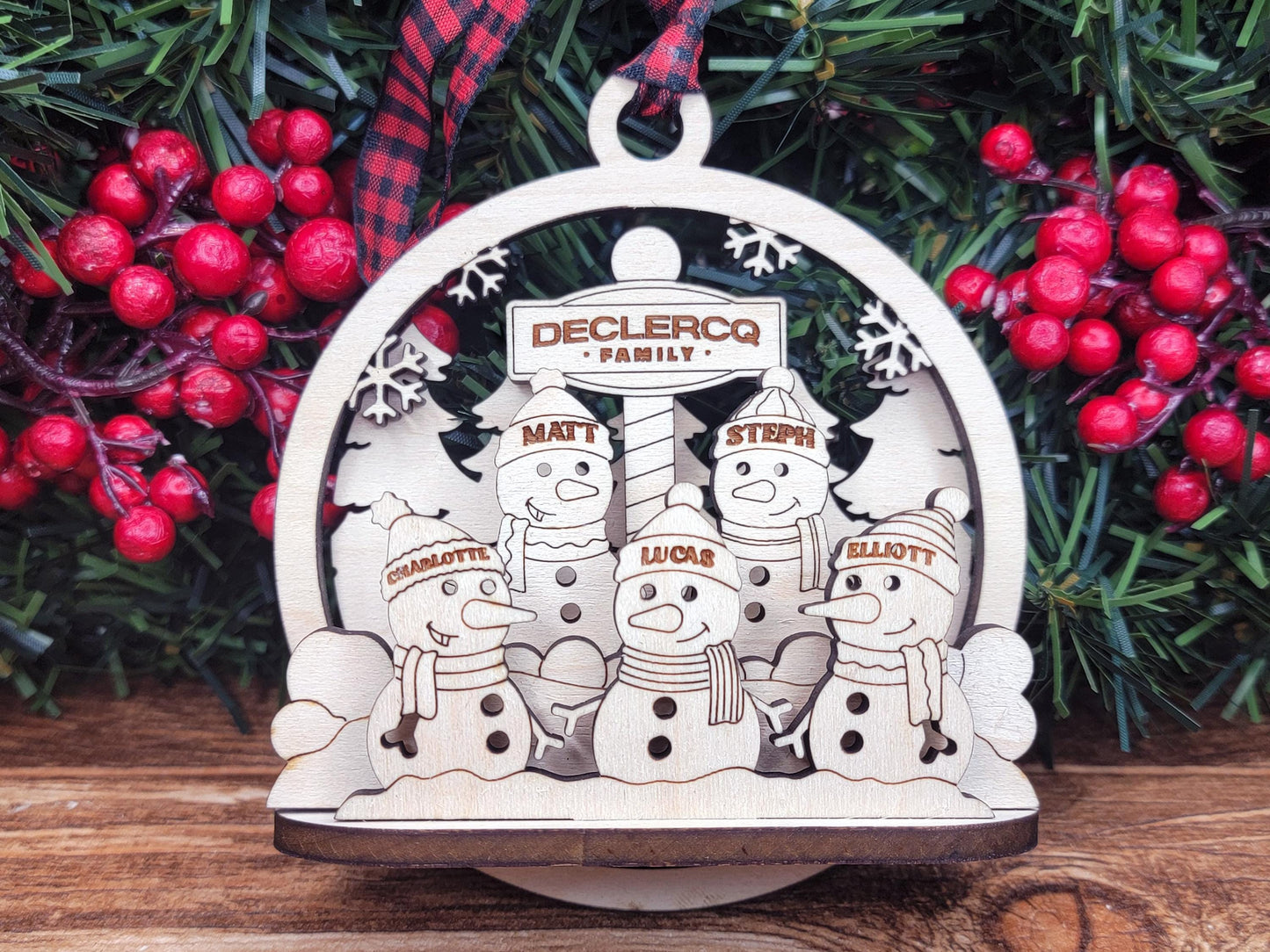 Personalized 3D Family Snowman Ornament – Handmade Wooden Engraved Keepsake, Gift-Boxed