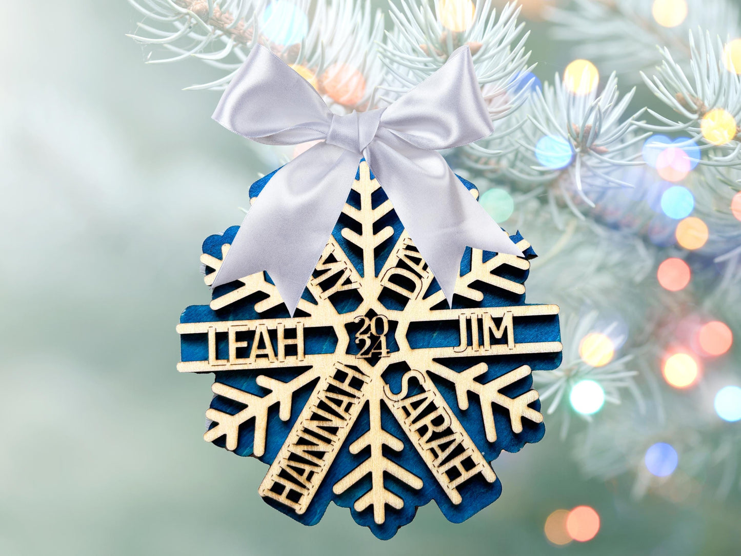 Personalized Family Christmas Ornament – Custom Wooden Snowflake Ornament with Names, Handmade Engraved Holiday Keepsake