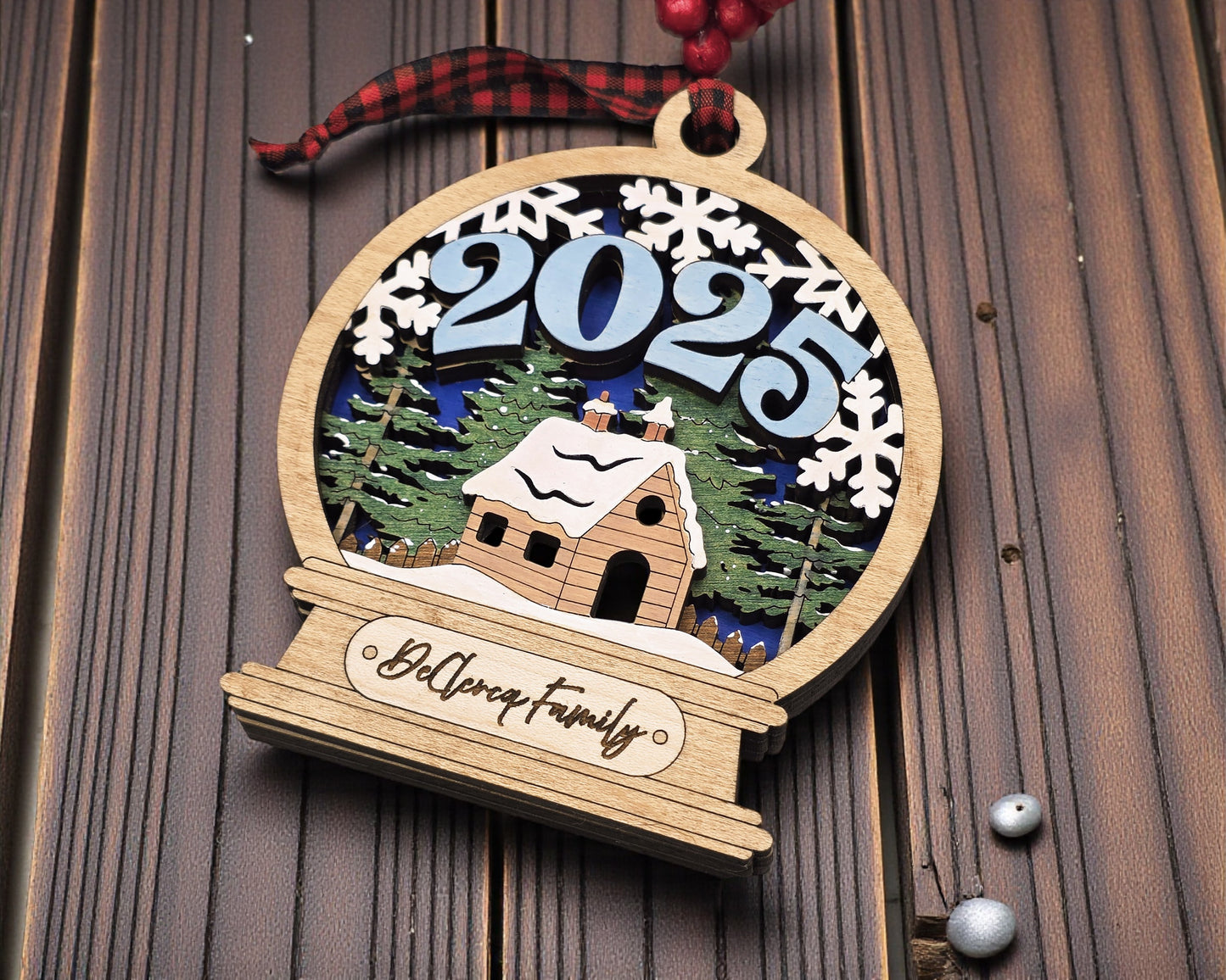 Personalized 2025 Family Ornament – Laser Cut Wooden Keepsake with Custom Name