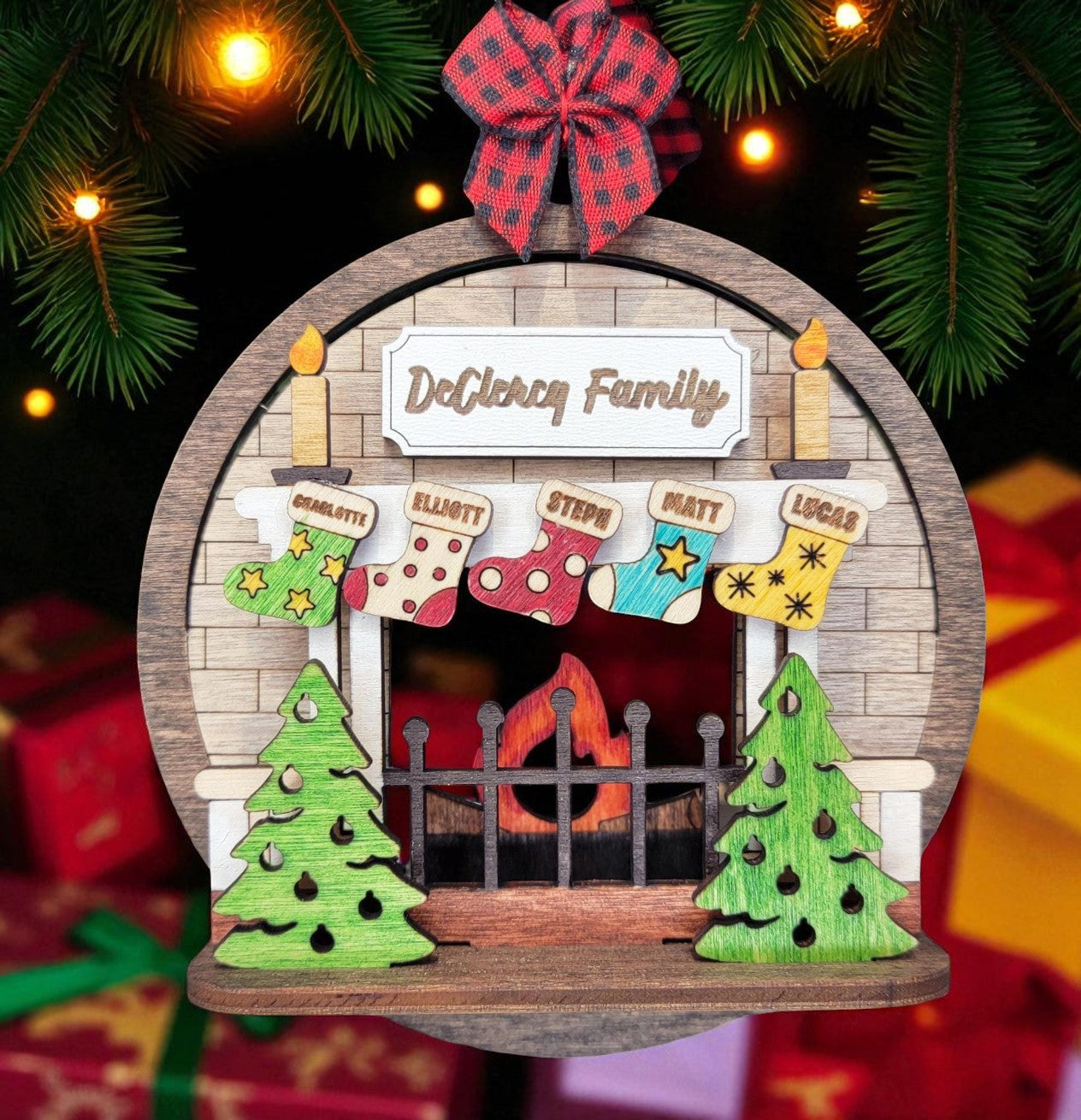 Personalized Family Fireplace Ornament – 3D Wooden Christmas Scene with Custom Names on Stockings & Family Name Engraved