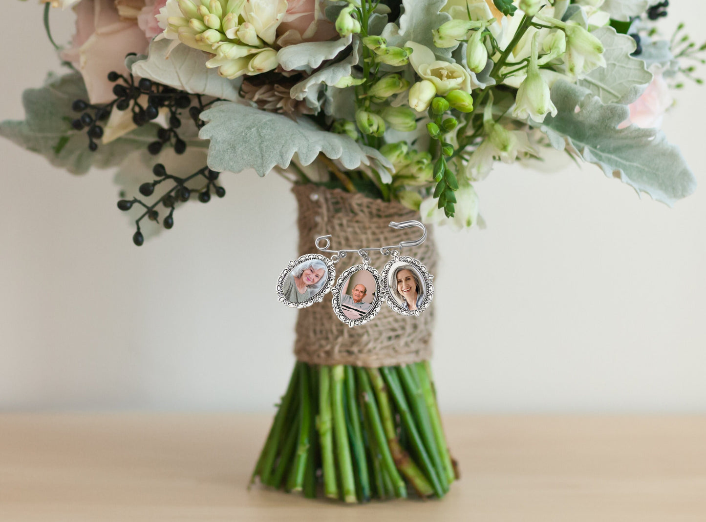 Memorial Bouquet Charm Pin, Memory charm for bride,Memorial Charm for Wedding, Wedding bouquet Charm, Sentimental wedding gift,Photo Bouquet