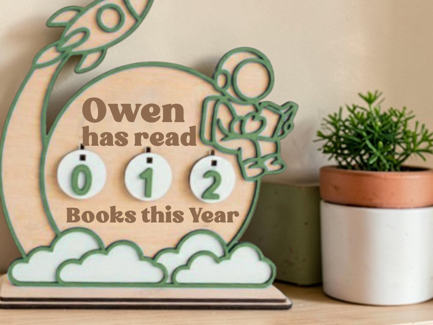Personalized Astronaut Reading Tracker for Kids – Wooden Space Book Goal Chart